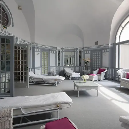 Royal 5* אוויאן-לה-באן