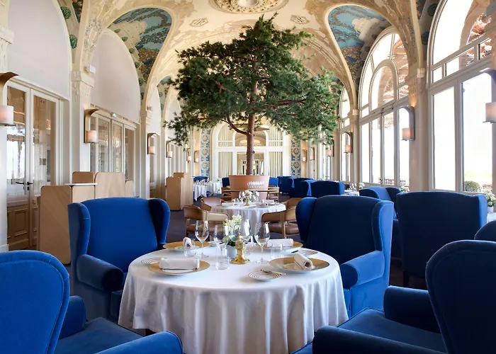 Royal Hotel